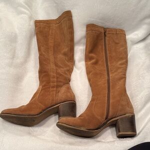 Bjorndal Brown Suede Heeled Boots